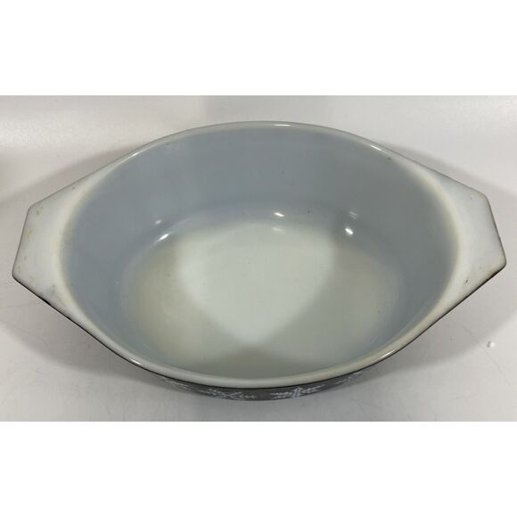 Vintage Pyrex Casserole White On Charcoal Black Snowflake Pattern 043 1.5 Qt #15 - Picture 2 of 14
